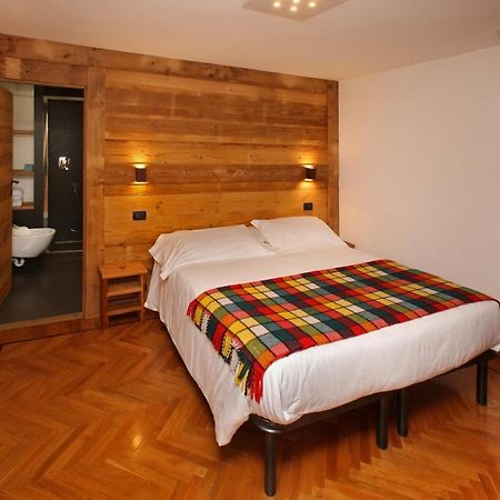 Hotel Biancaneve Oulx Exterior foto