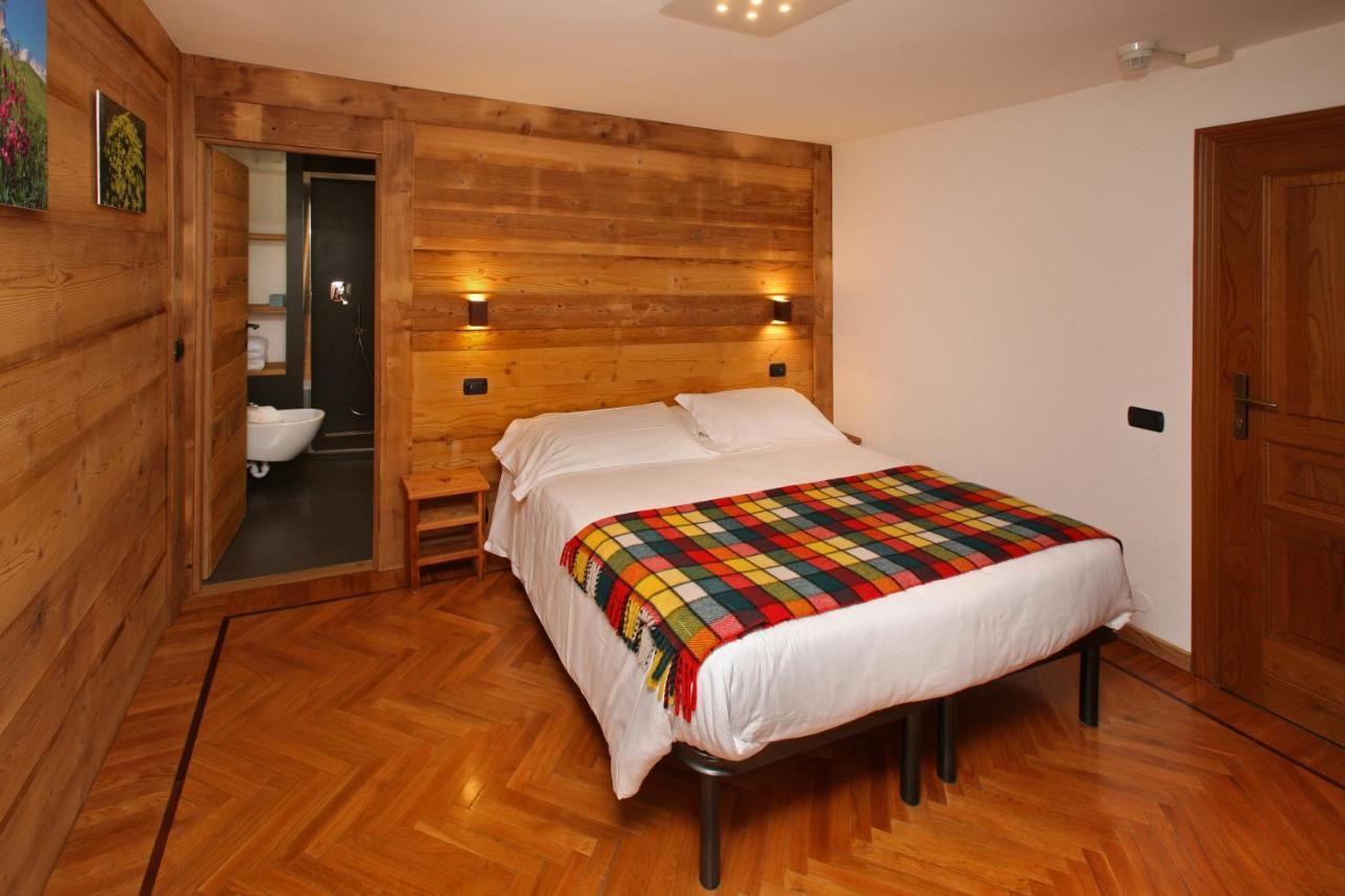 Hotel Biancaneve Oulx Exterior foto