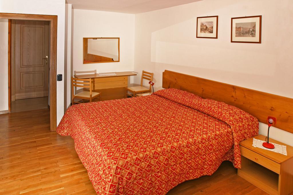 Hotel Biancaneve Oulx Zimmer foto