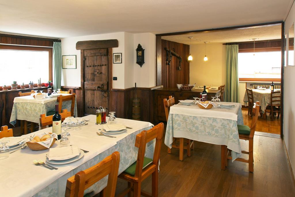 Hotel Biancaneve Oulx Exterior foto